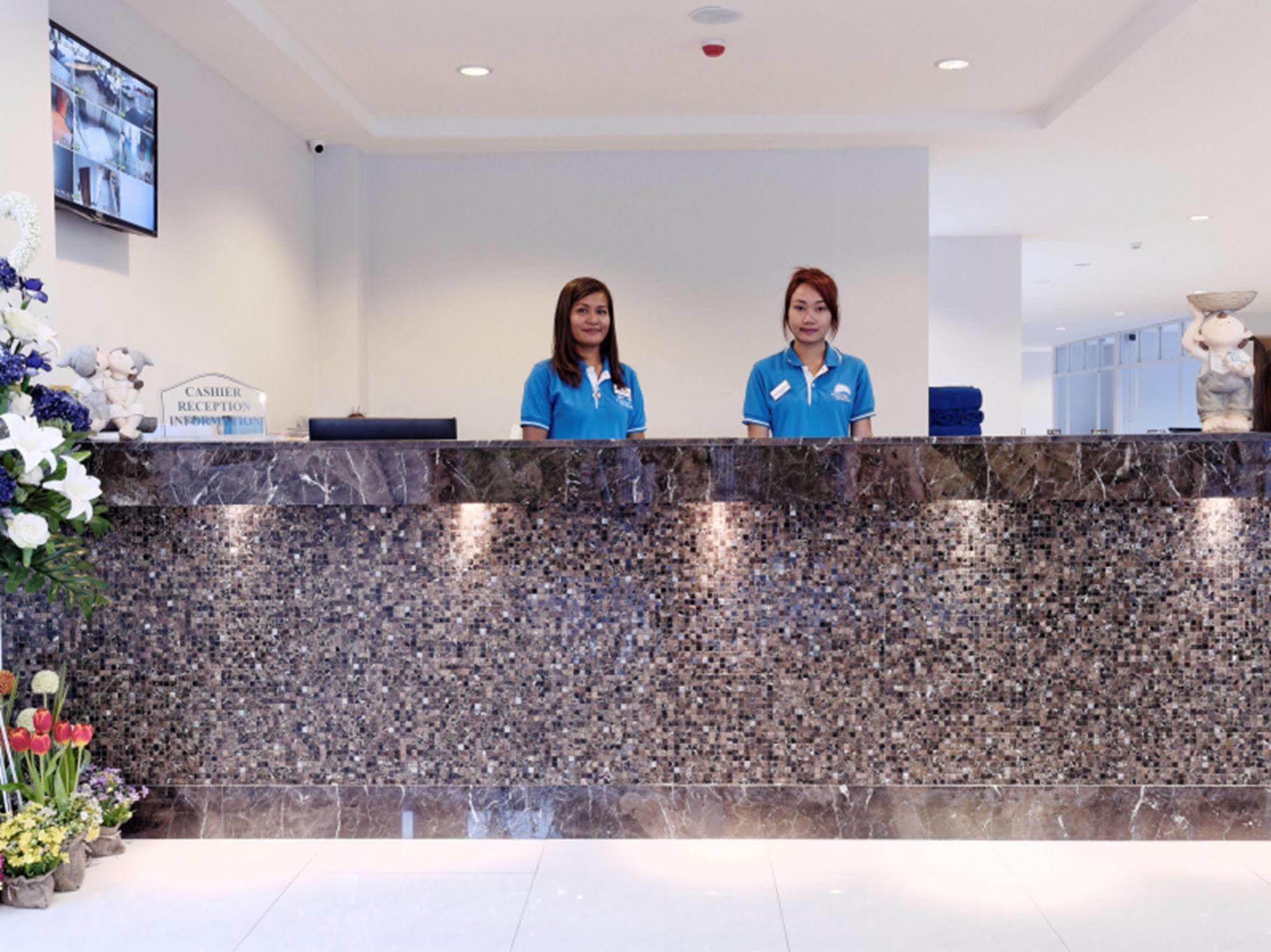 Pattaya Blue Sky Hotel Exterior foto