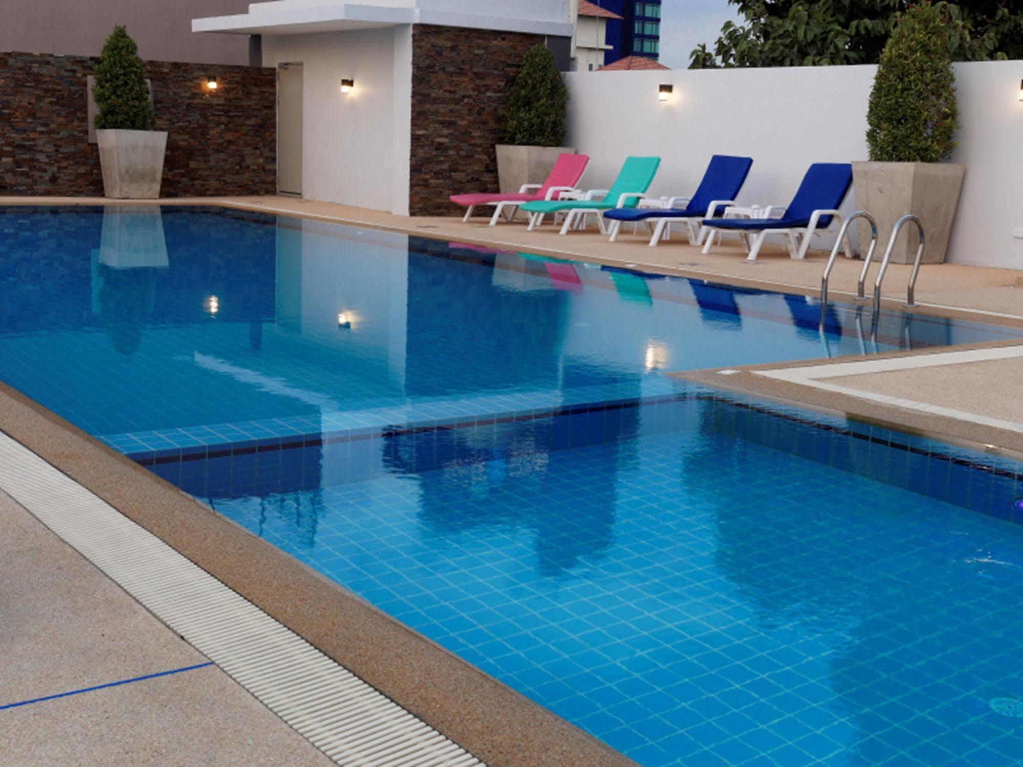 Pattaya Blue Sky Hotel Exterior foto